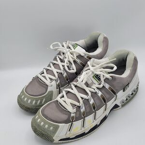 K Swiss men's Size 11 Athletic Shoes White gray Tennis Shoes